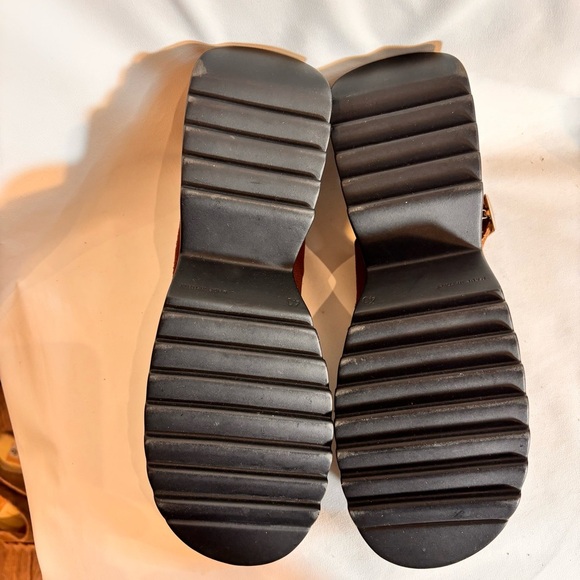 CARLO PERA Sz 9 Brown Suede Platform Sandals 70s Vibes Buckle Closure - Picture 11 of 14